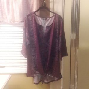 NWOT Printed 3/4 Sleeve Tunic